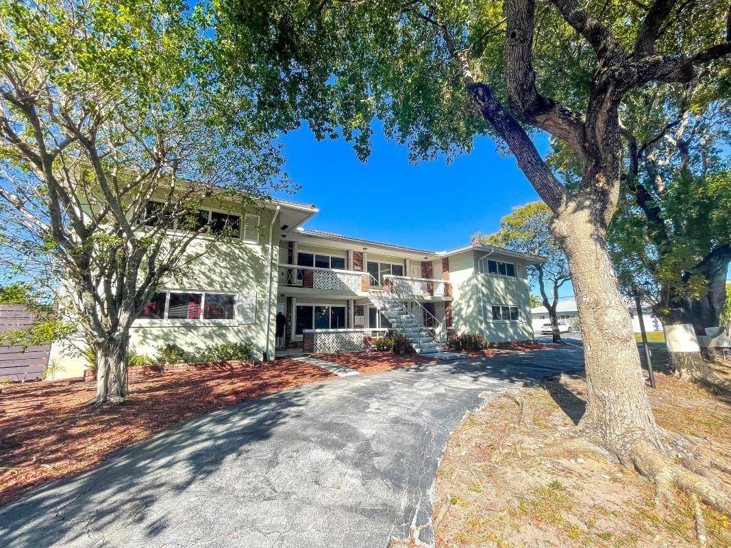 Coral Ridge Apartments is a legal quadplex in the prestigious Coral Ridge Country Club neighborhood surrounded by million dollar homes.