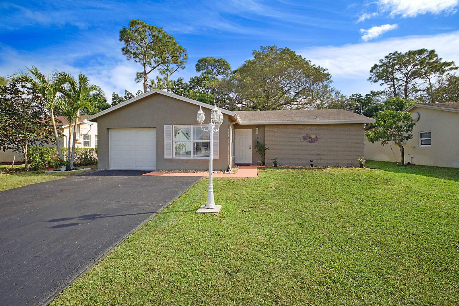 Don't miss the opportunity to own this remodeled 2 2 single family home in The highly desirable Lucerne Homes East 55 Community.