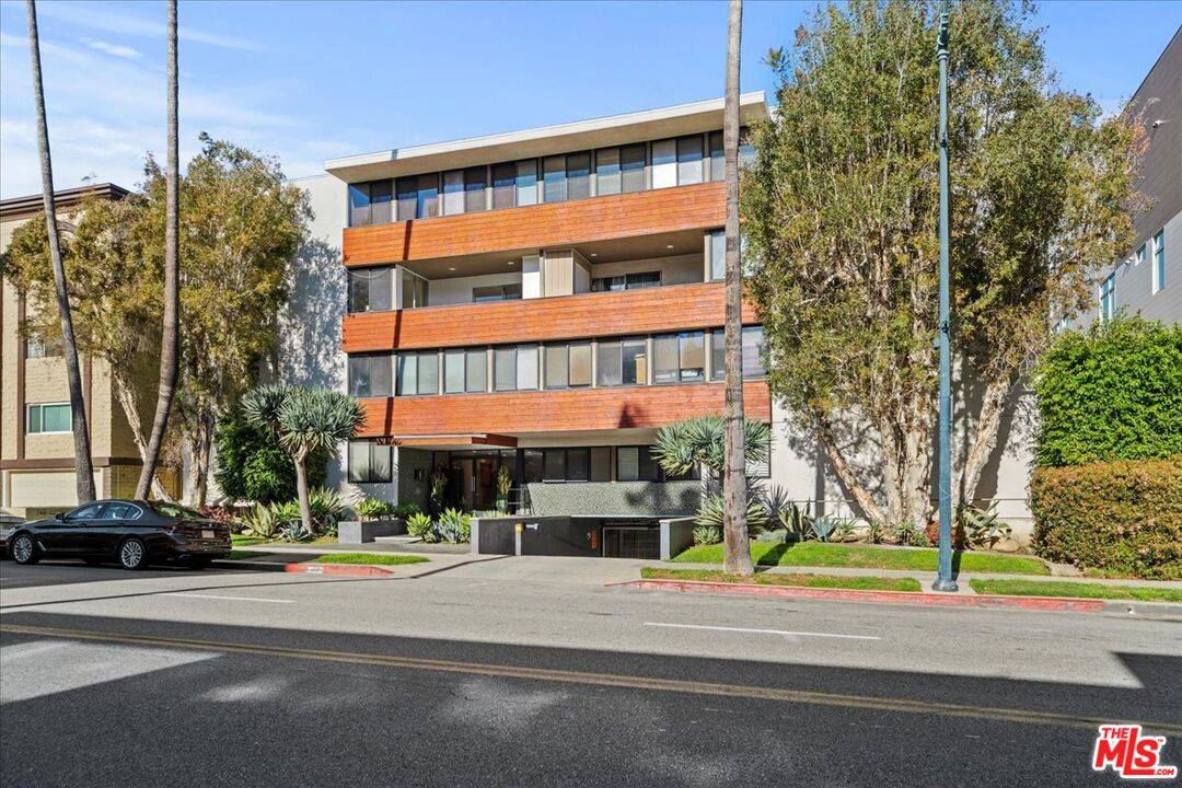 262  N Crescent Dr 2BR Beverly Hills Post Office | B.H.P.O. La