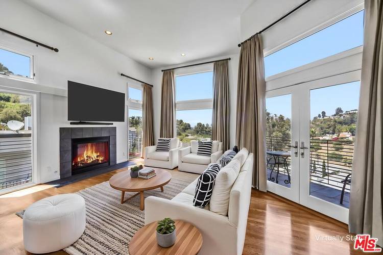 6852   Woody Trl 4BR Hollywood Hills East La