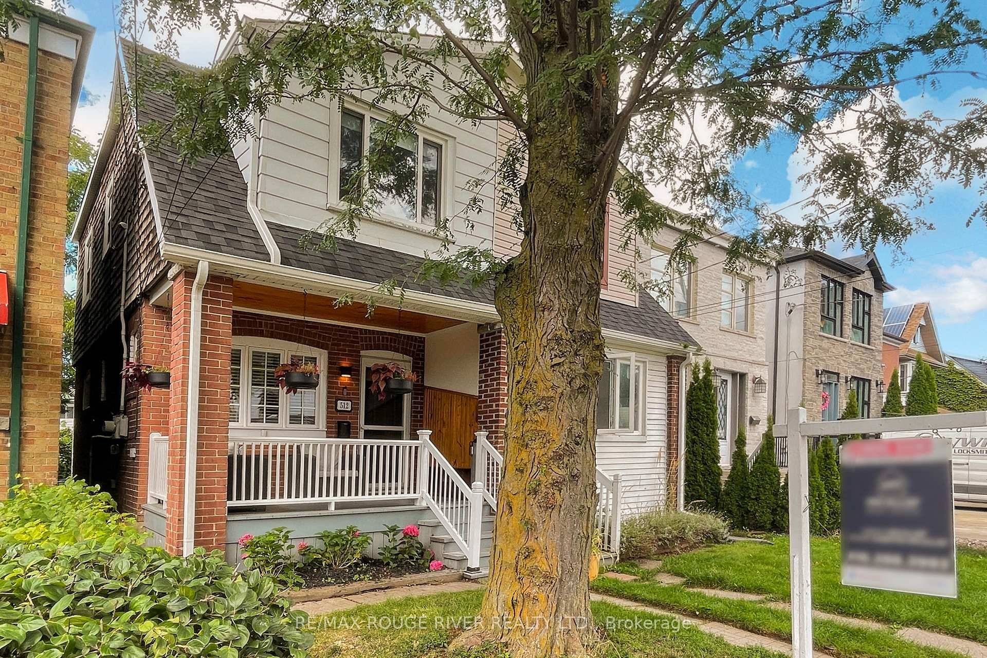 Fabulous 3 bed, 2 bath family home is nestled in the heart of East York's sought after Woodbine Lumsden neighbourhood.
