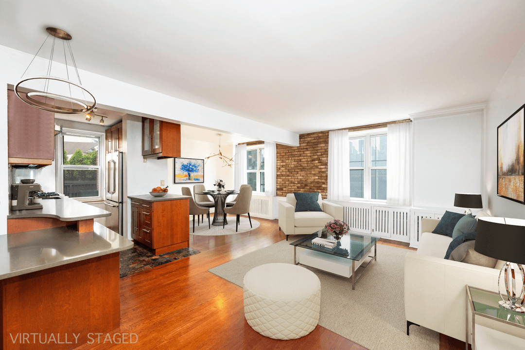 This top floor, extra large one bedroom apartment offers unobstructed city views.