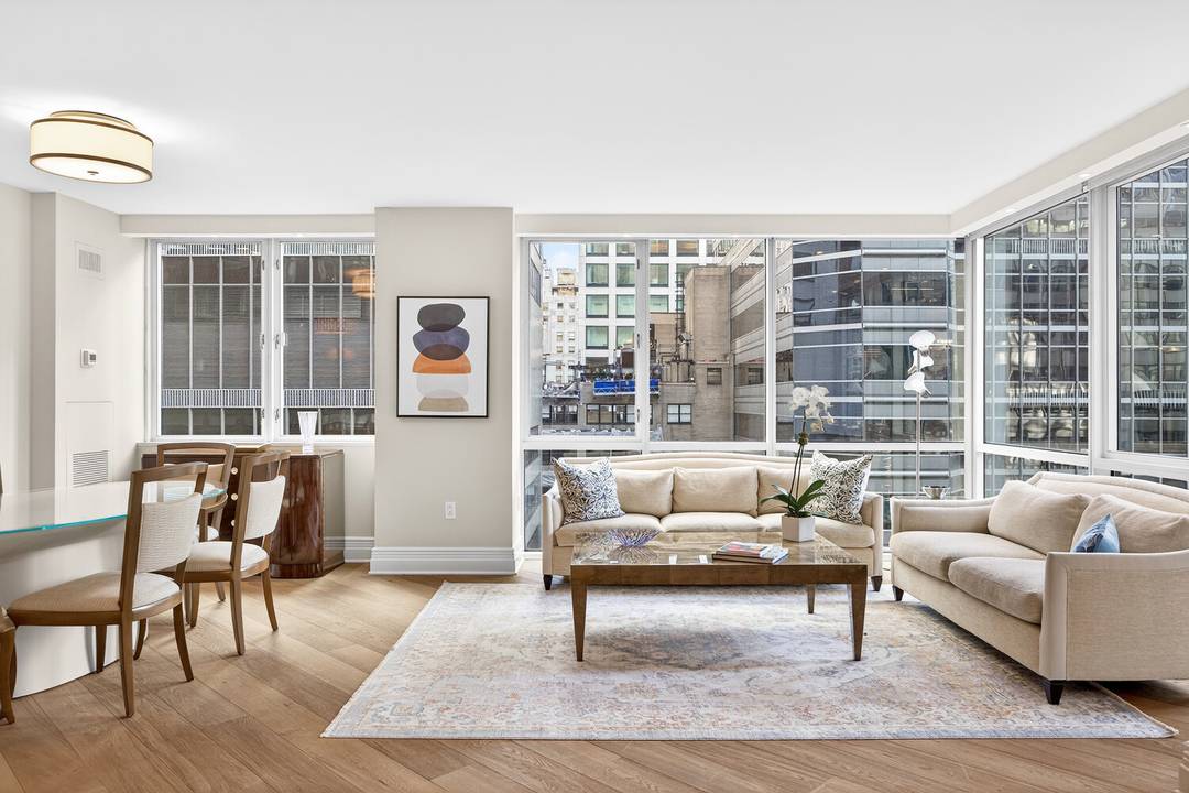 OPEN HOUSES BY APPOINTMENT ONLY VIEW VIDEO FOR MORE INFORMATION This seamless, mint condition condo offers a sunny corner living and dining room, TV nook, and a lovely windowed, renovated ...