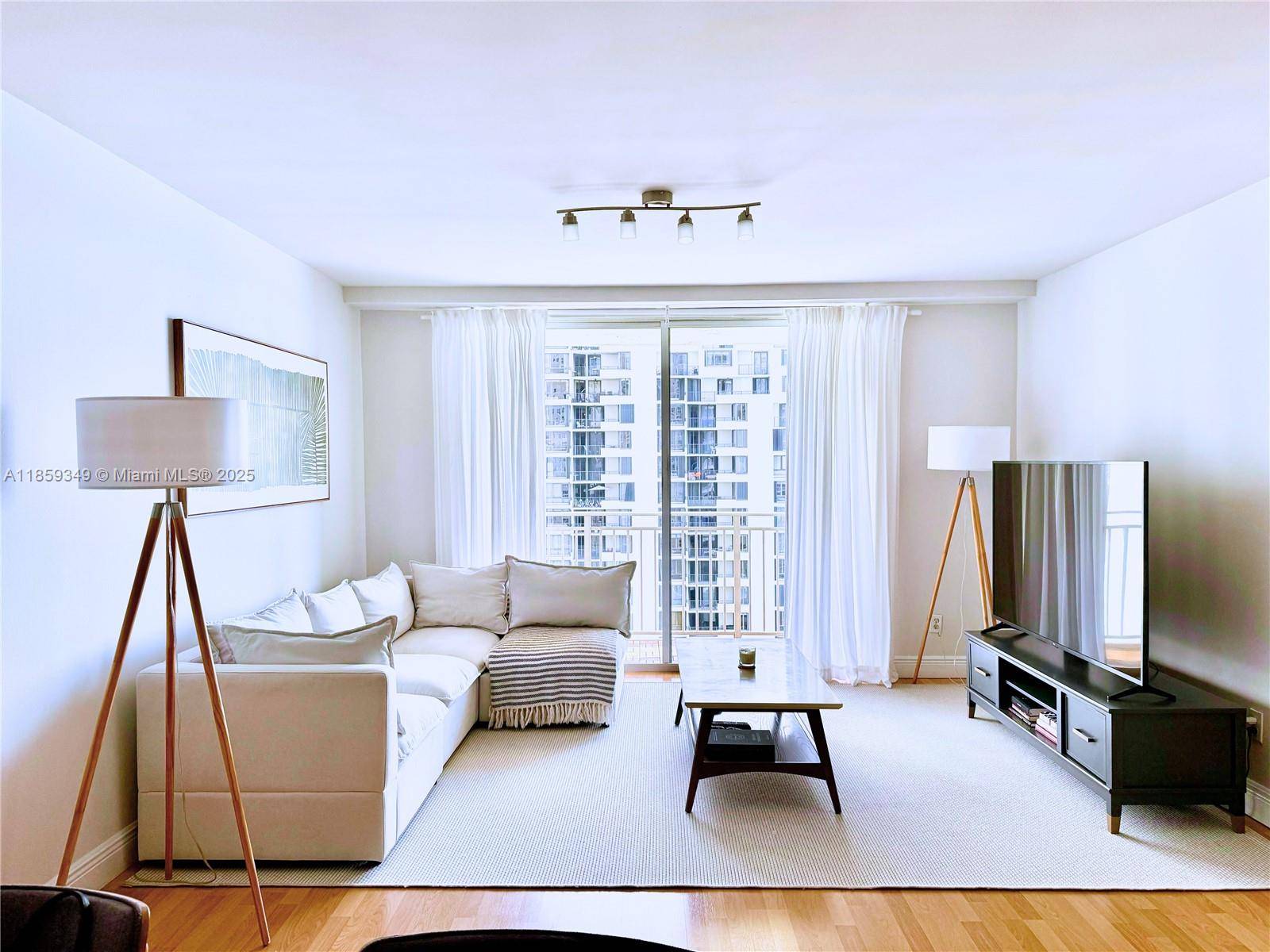 Welcome to Unit 1405 at Isola Condominium on Brickell Key !