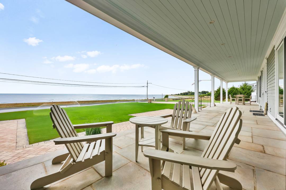 Coastal living meets everyday luxury in this waterfront gem in Lordship welcome home !