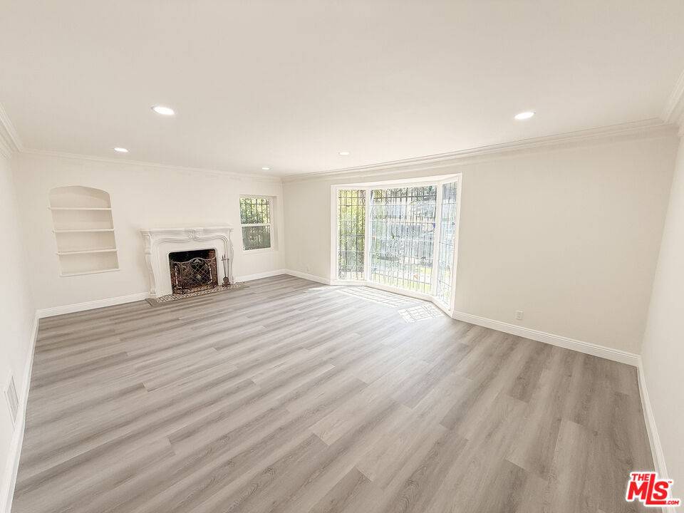 115 N Clark Dr 3BR Beverly Grove La