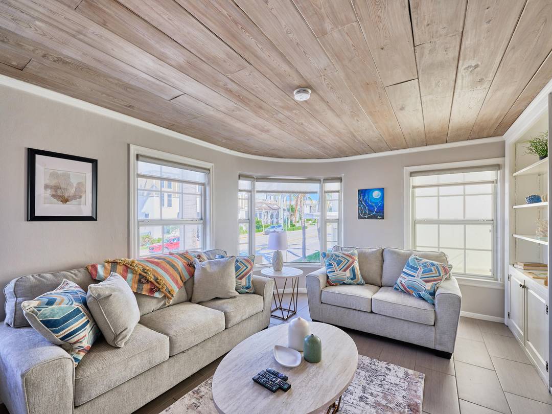 Welcome to your coastal getaway just a few 100 foot walk to the beach and perfectly situated on Atlantic Avenue, where Delray Beach's best dining, shopping, and nightlife are right ...