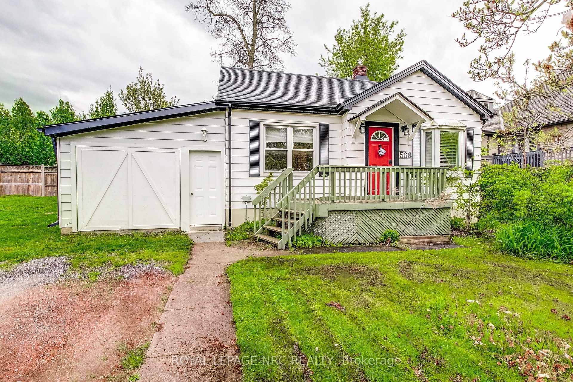 Lovely Cottage located in Old Town, Niagara on the Lake.