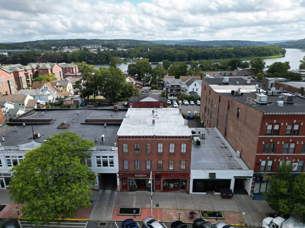 Escape overpriced city markets of Manhattan, Brooklyn, Bridgeport and Stamford and invest in opportunity of Middletown, Connecticut.