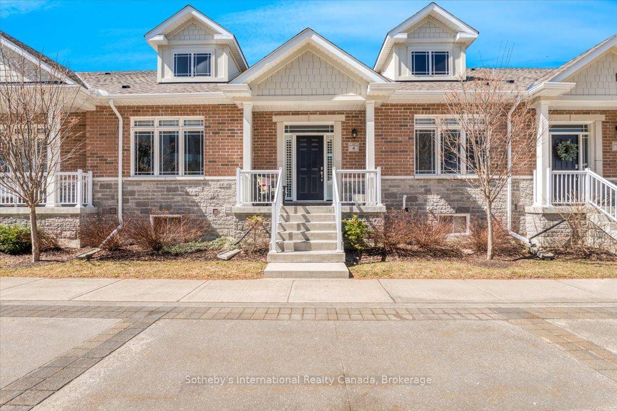 Welcome to your next chapter in the heart of Collingwood's sought after Shipyard's community the lifestyle and location will check all your boxes, Just steps from the sparkling shores of ...