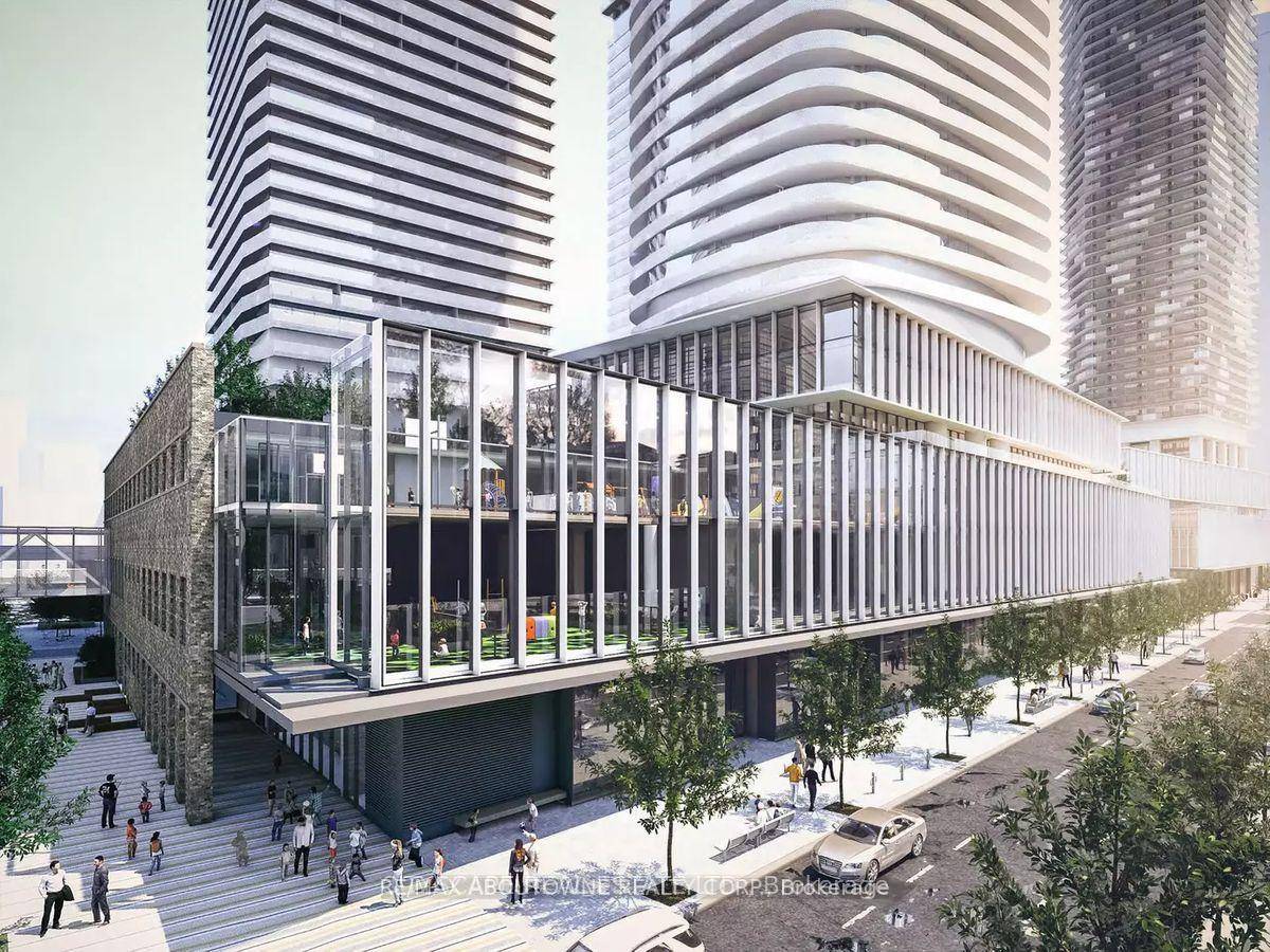 Experience luxury living in this bright and spacious, like new 2 bedroom, 2 bathroom suite at Sugar Wharf Condos.
