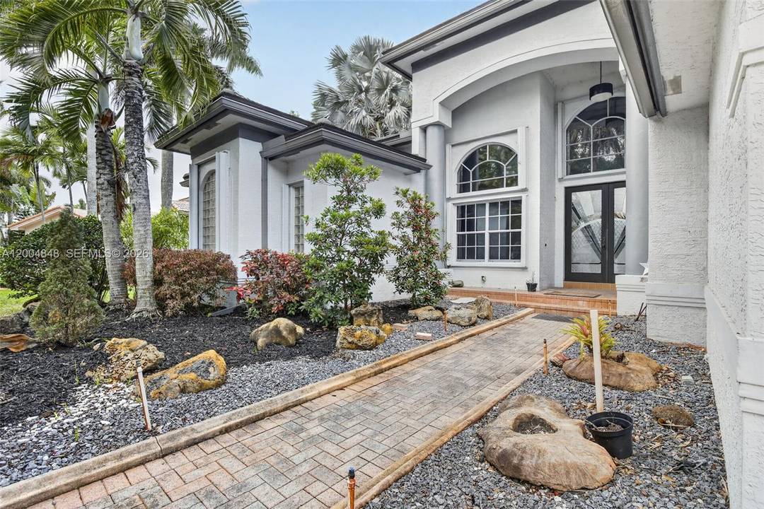Welcome to 10161 N. Lake Vista Circle and your next waterfront project in prestigious Long Lake Estates on oversize 25, 000 sq ft of land w pool.