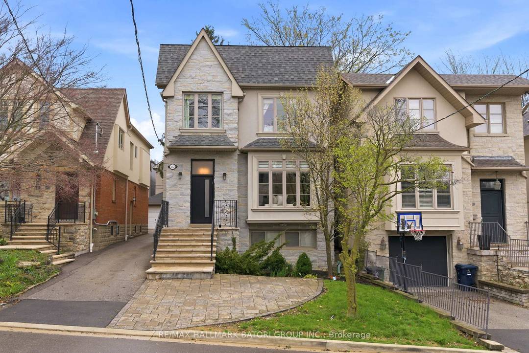 Welcome to this magnificent, expansive family home in the highly sought after Allenby neighbourhood !