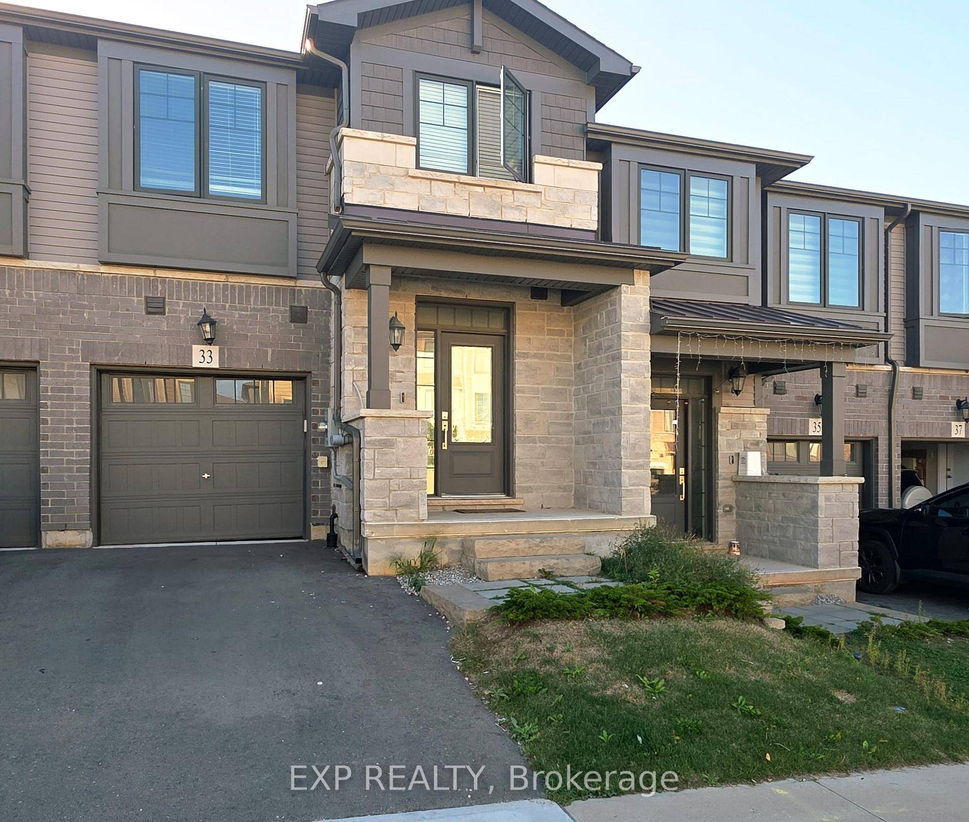 Beautiful 3 Bedroom 2. 5 Bathroom Townhouse For Rent in Family Oriented Neighbourhood off Pinebush Road In Cambridge.