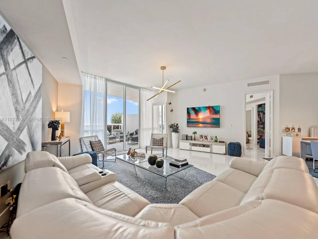 Luxury two bedroom, two bathroom oceanfront lanai condominium offering 1850 square feet of living space and features an oversized private terrace with direct access to the pool deck.