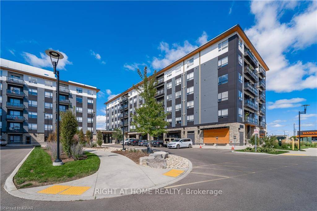 Welcome To This Bright And Spacious Penthouse 2 Den Suite The Unit You've Been Looking For !