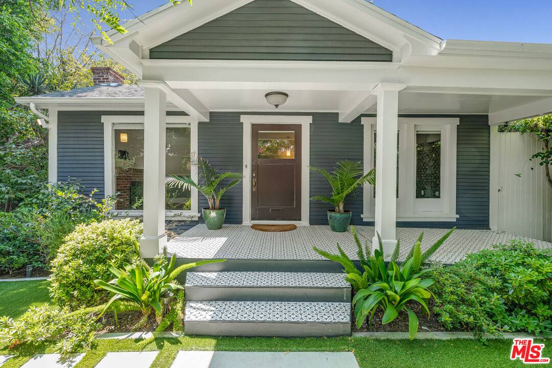 7024   De Longpre Ave 4BR Hollywood Hills East La