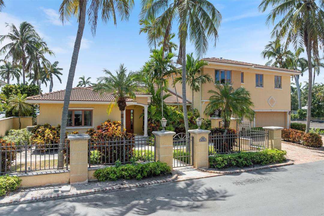 Ideal location, Las Olas Isles.