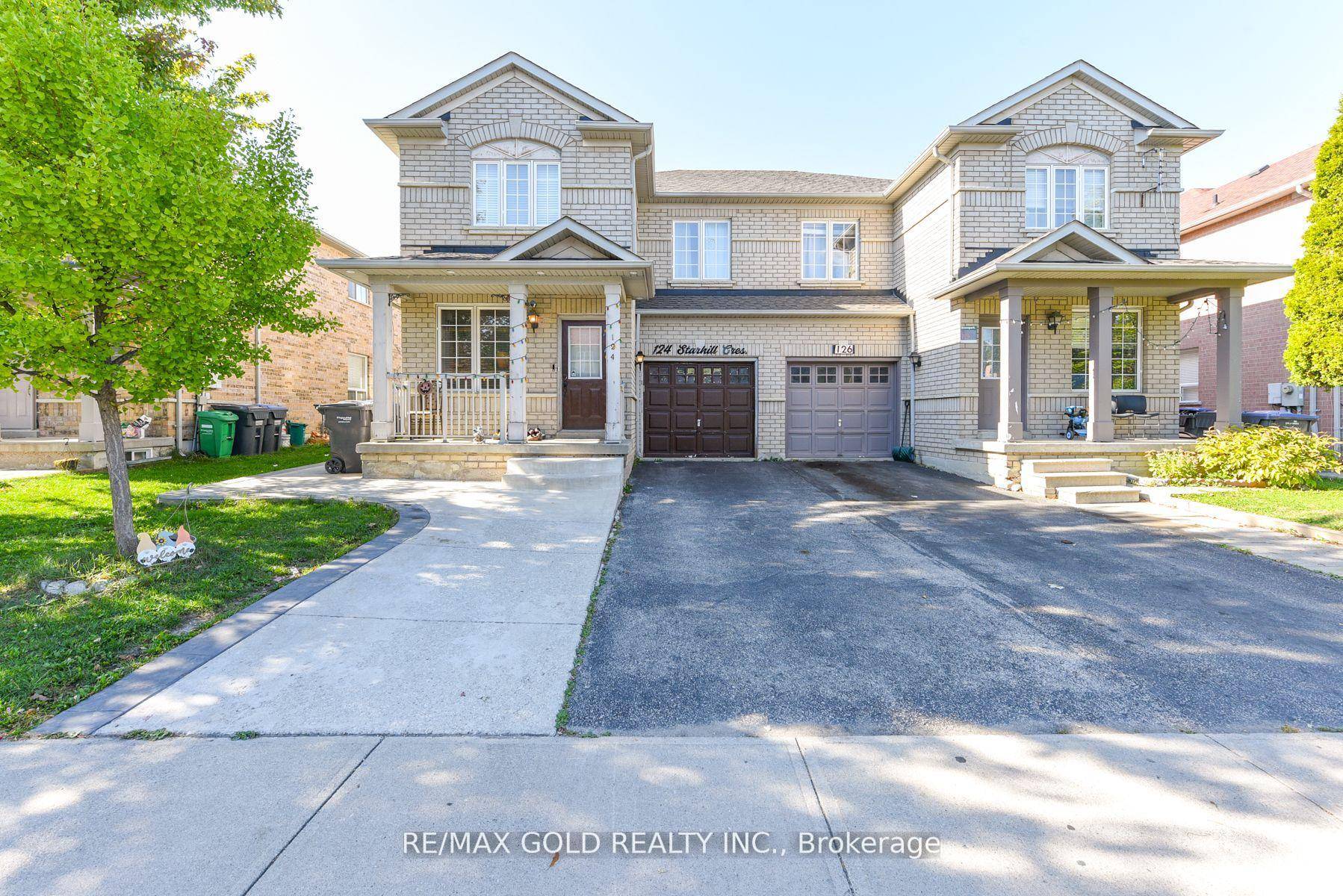 Beautiful and Spacious 3 bedroom Semi Detach with 3 Washroom In High Demand Area.