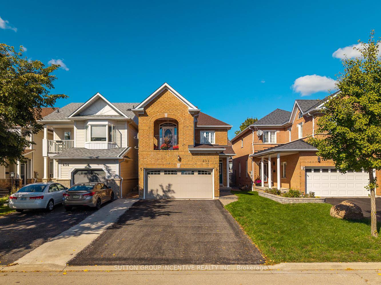 Welcome to 432 Woodsmere Crescent, Pickering a home that perfectly blends comfort, community, and convenience.