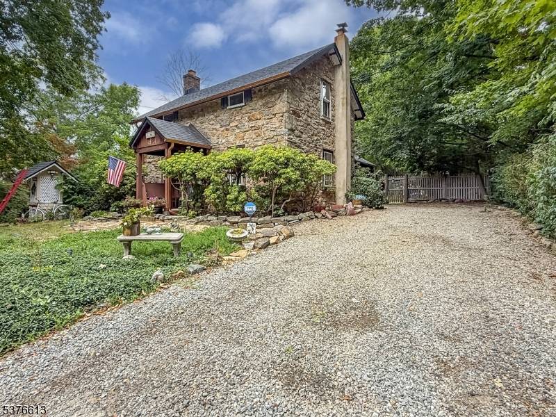 HISTORY LOVER'S DREAM ! Custom Colonial built in the mid 18thcentury, circa 1752.
