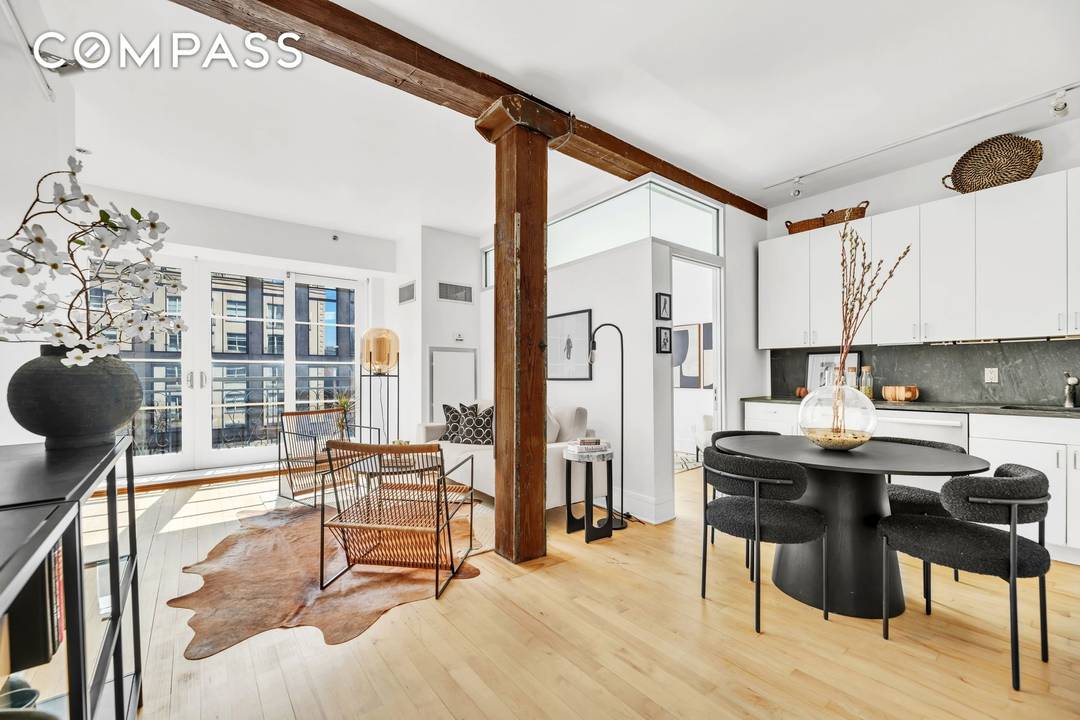 DUMBO LICIOUS EXPANSIVE, SUN FILLED, SOUTH FACING LOFT CONDO INVESTOR amp ; PIED A TERRE READY BIG VIEW, SOARING CEILINGS, FLOOR TO CEILING WINDOWS w TONS OF SOUL amp ; ...