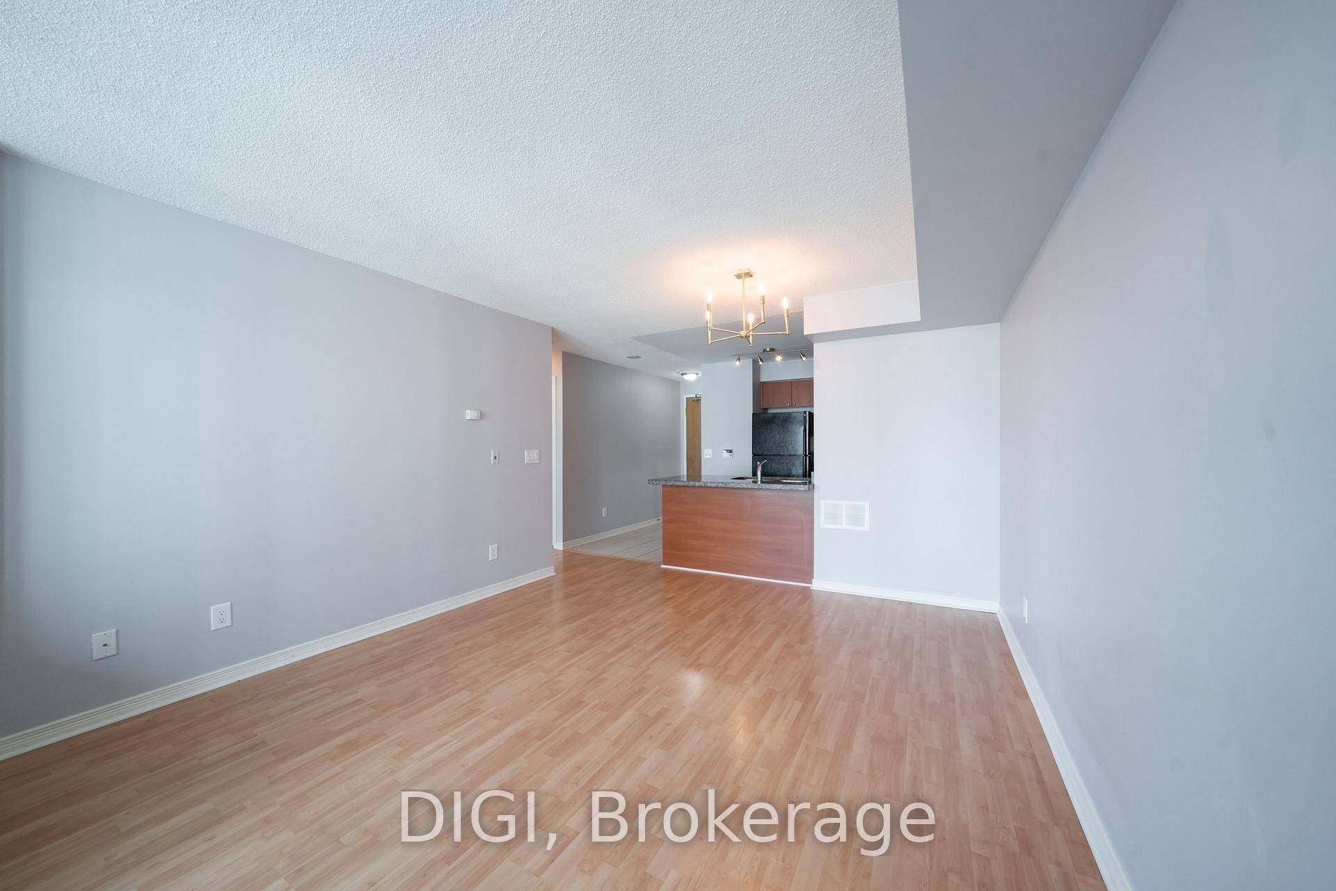 Bright And Spacious One Bedroom In The Heart Of North York With No Wasted Space And Sunny North West Views Overlooking The Building Courtyard.