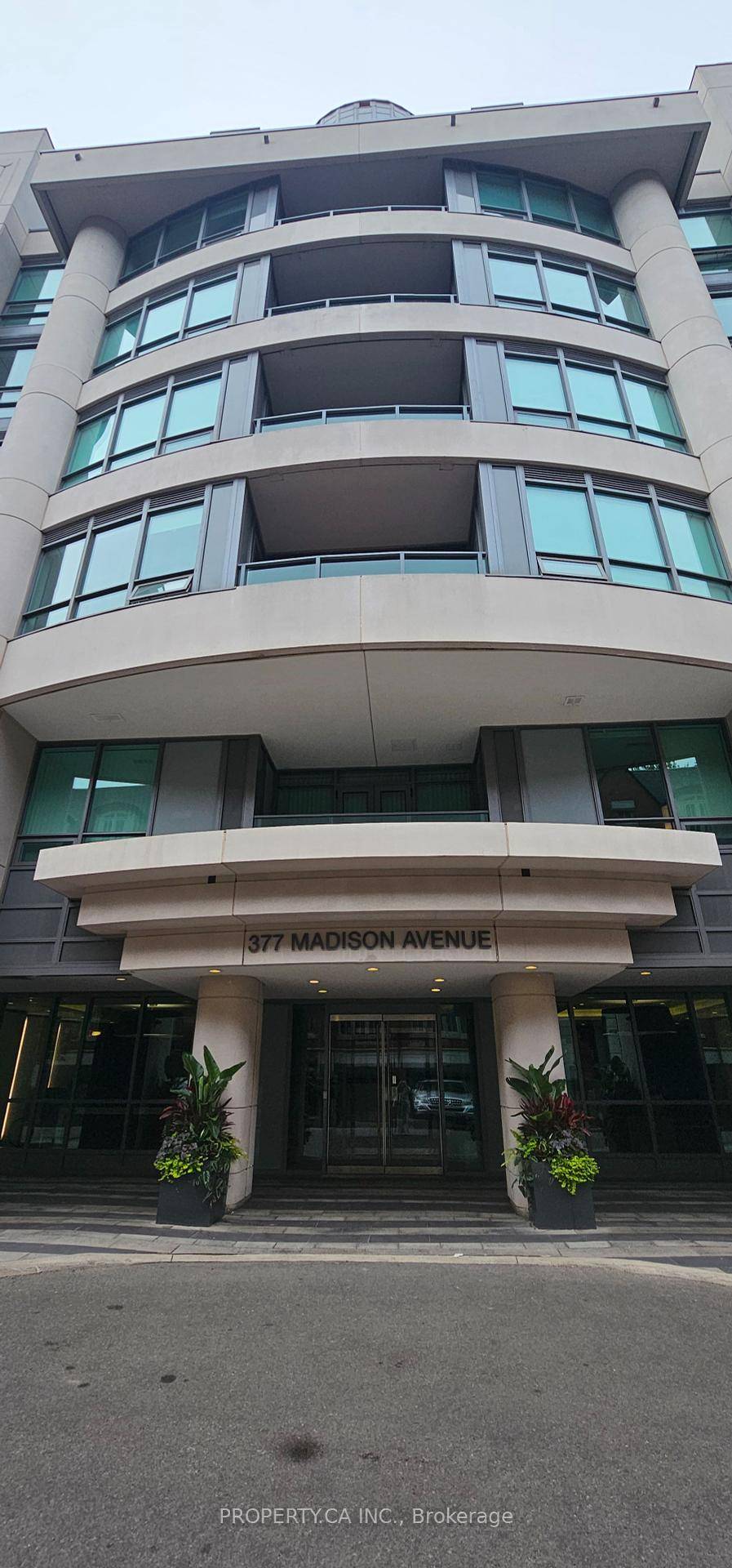 Welcome to this beautifully designed 1 bedroom unit with a fantastic layout with no wasted space, located in one of Toronto's most desirable neighborhoods.