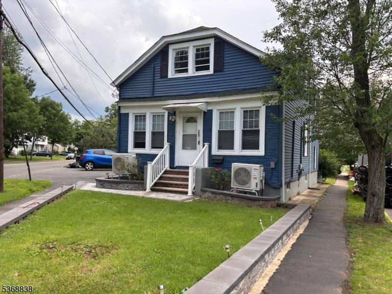 Beautiful 5 bedrooms Cap Cod, in law suite, or mother in daughter style, finished basement.