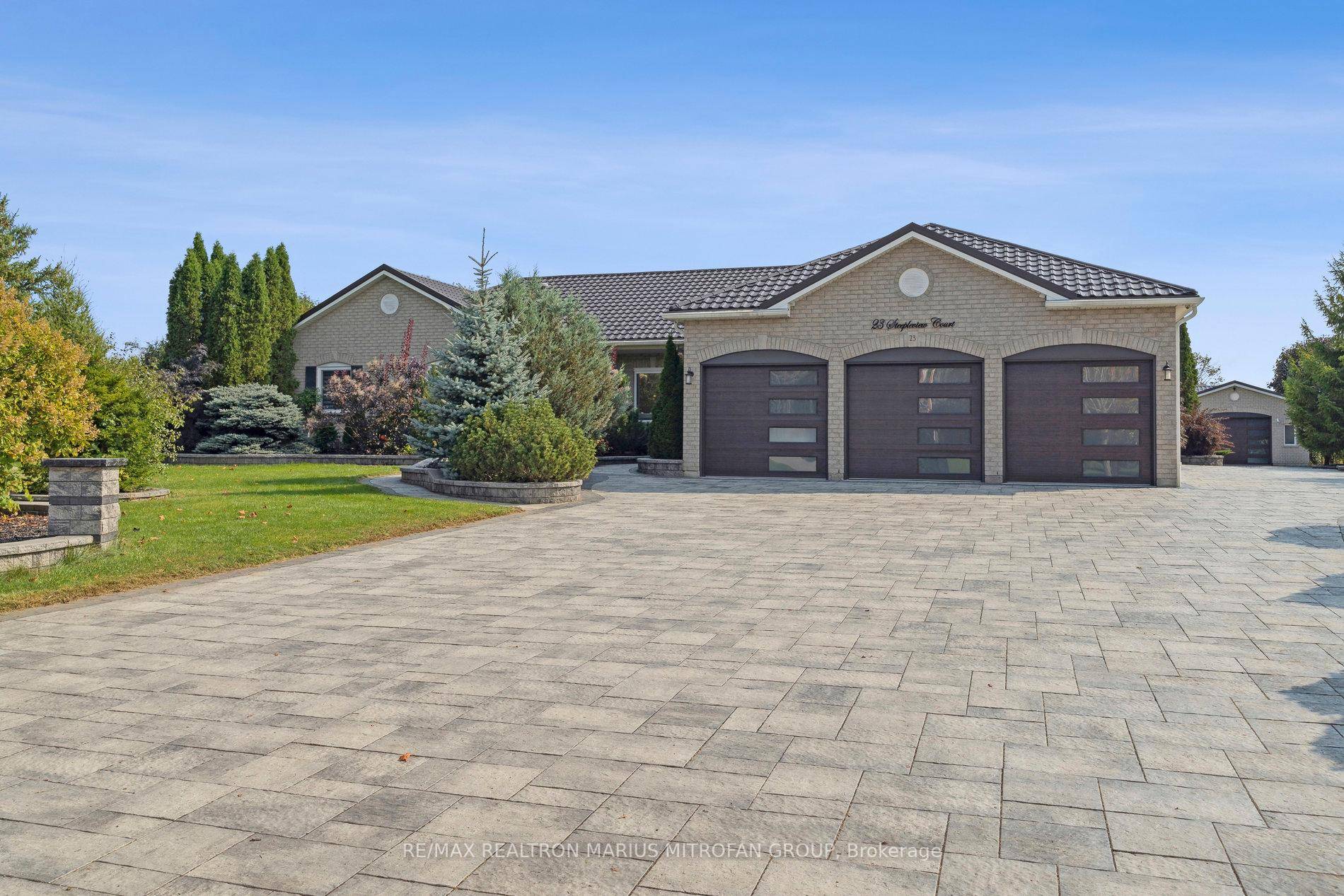 Welcome to one of the most remarkable estate properties in Meadow Lane Estates, an exclusive enclave in Columbus.