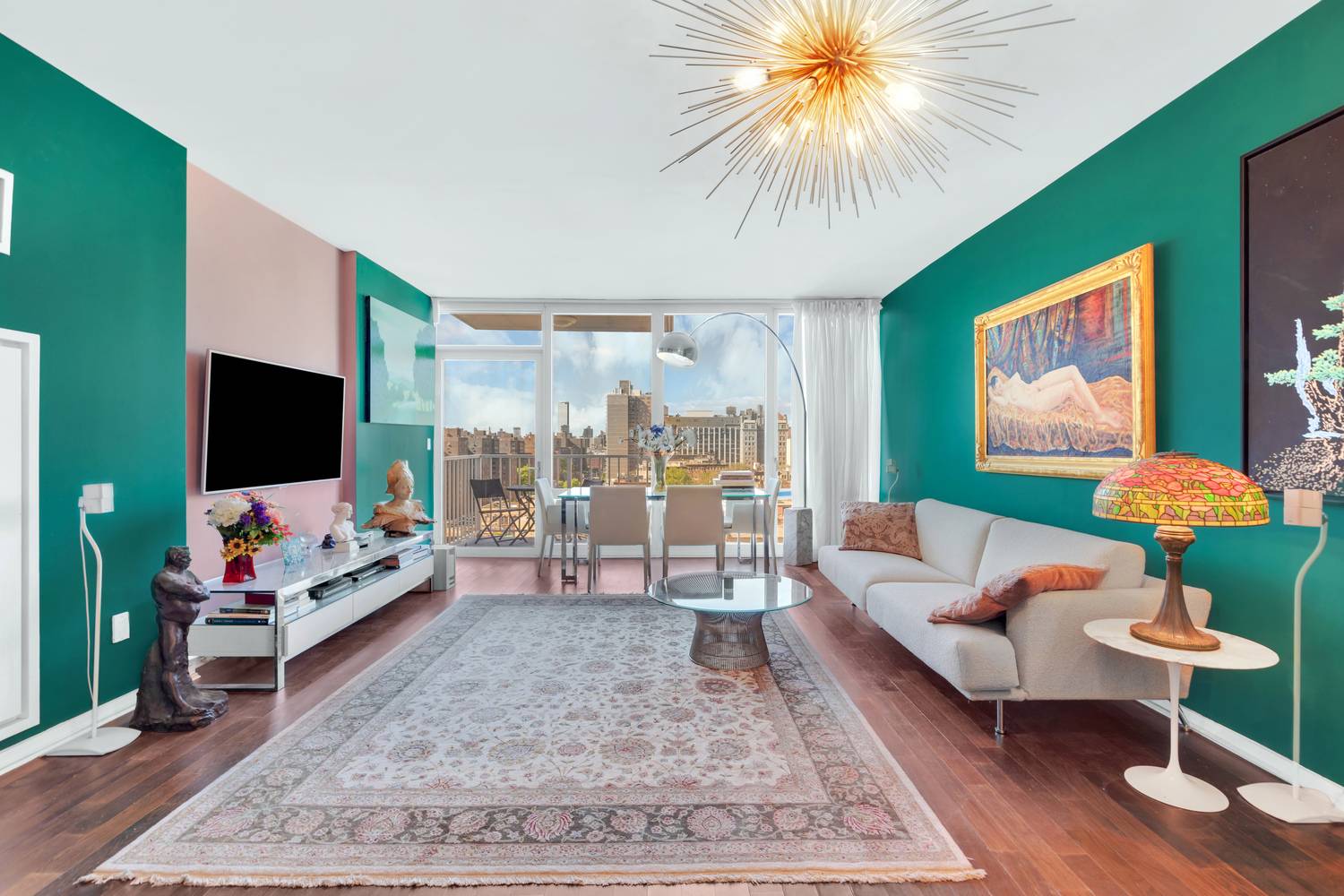 Expansive 3 Bedroom, 2. 5 Bathrooms with private balcony, all over 1600sf !