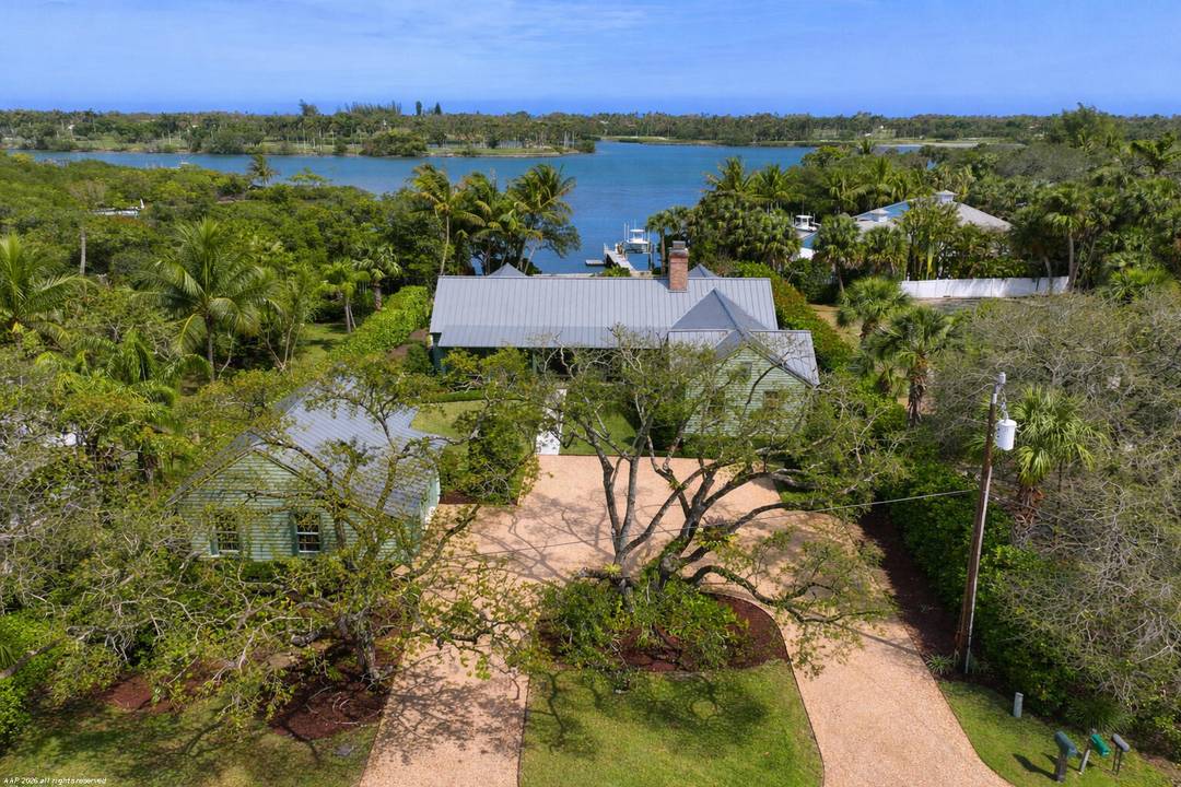 Enjoy relaxed waterfront living with sweeping Intracoastal views stretching across to Jupiter Island.