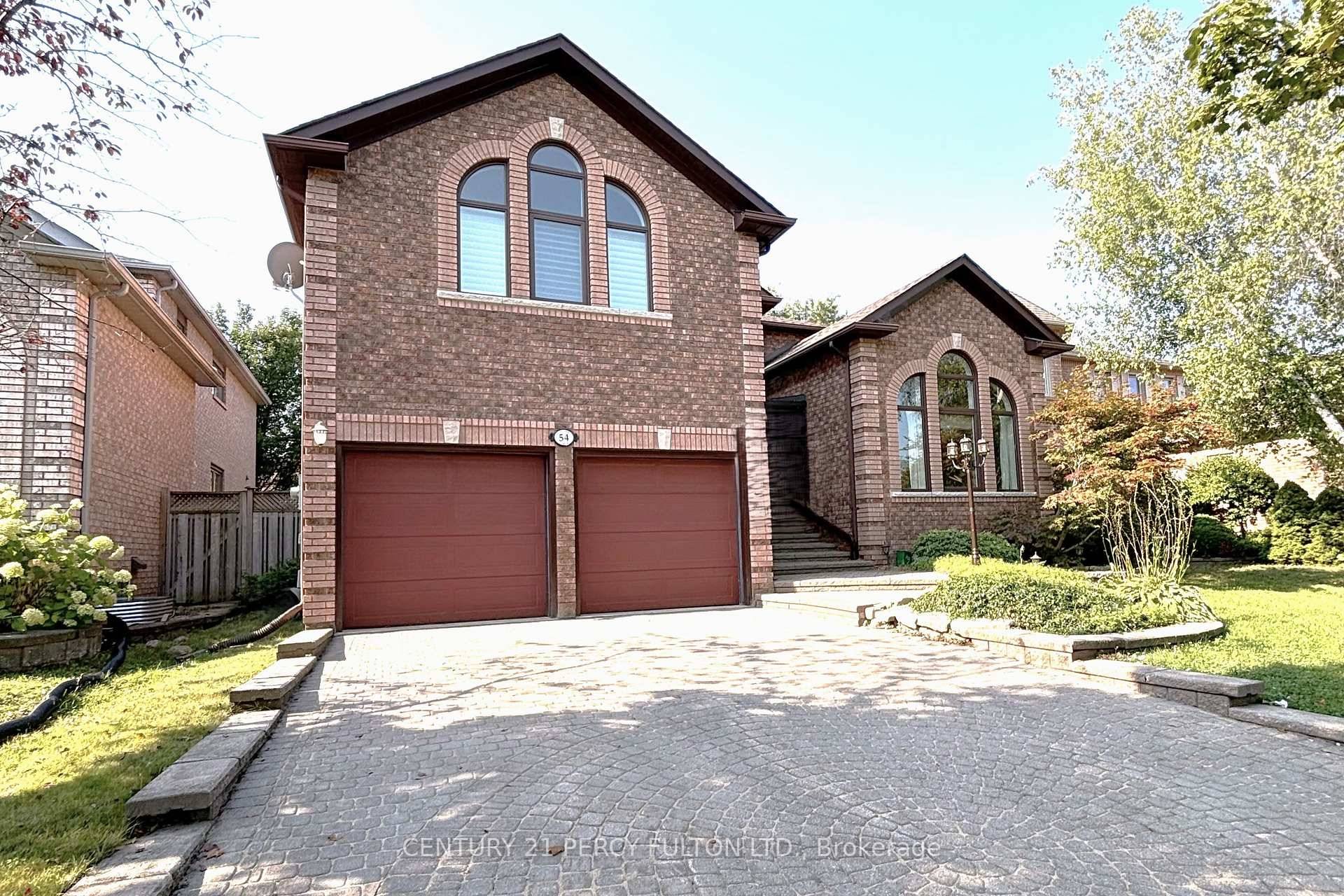 Welcome To 54 Cityview Circle In Barrie, A Home Nestled In One of Ardagh's Sought After Neighbourhoods !