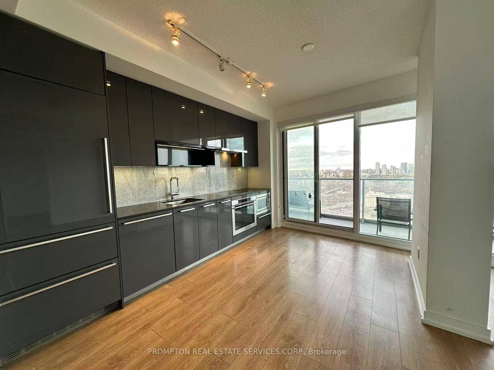 1 Bedroom With An Open Den In The Prestigious Bayview Village Area ; Walking Distance To 2 Subway Stations Bessarion And Leslie.