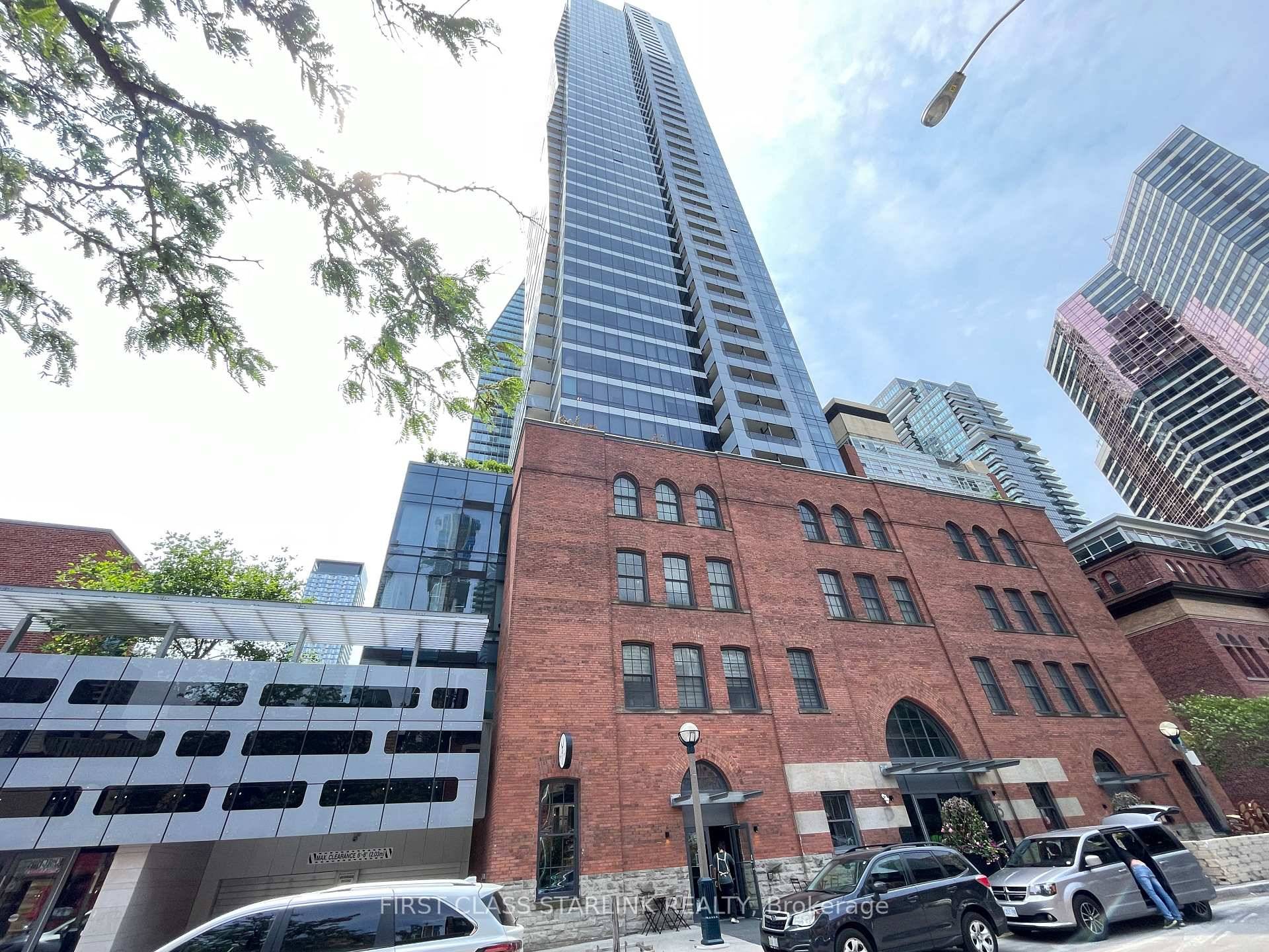 A Luxury Modern 1 Bedroom Condo In The Heart Of Downtown Toronto.