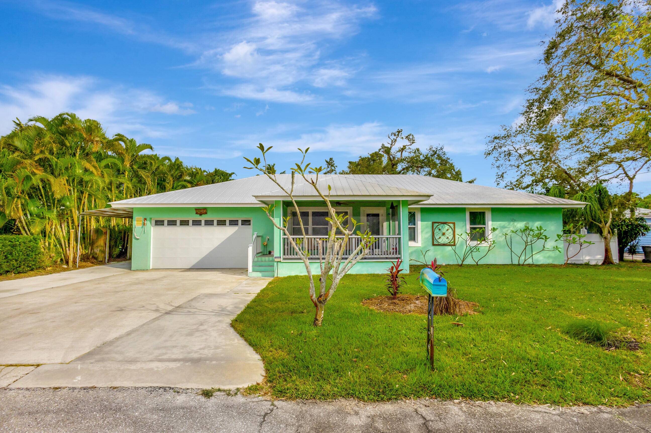 Welcome to this turnkey modern 2 bedroom, 2.