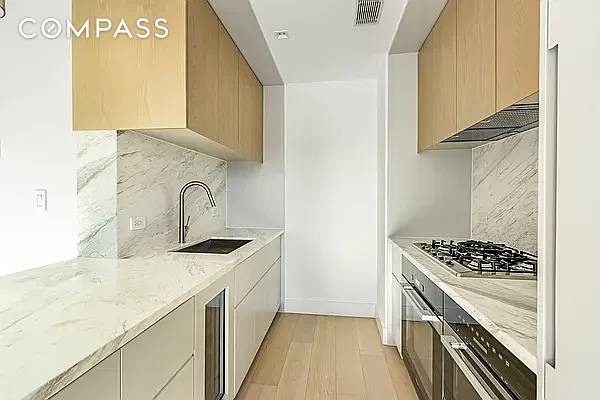 A 1 Bedroom, 1 Bathroom is now available for rent at 208 Delancey.