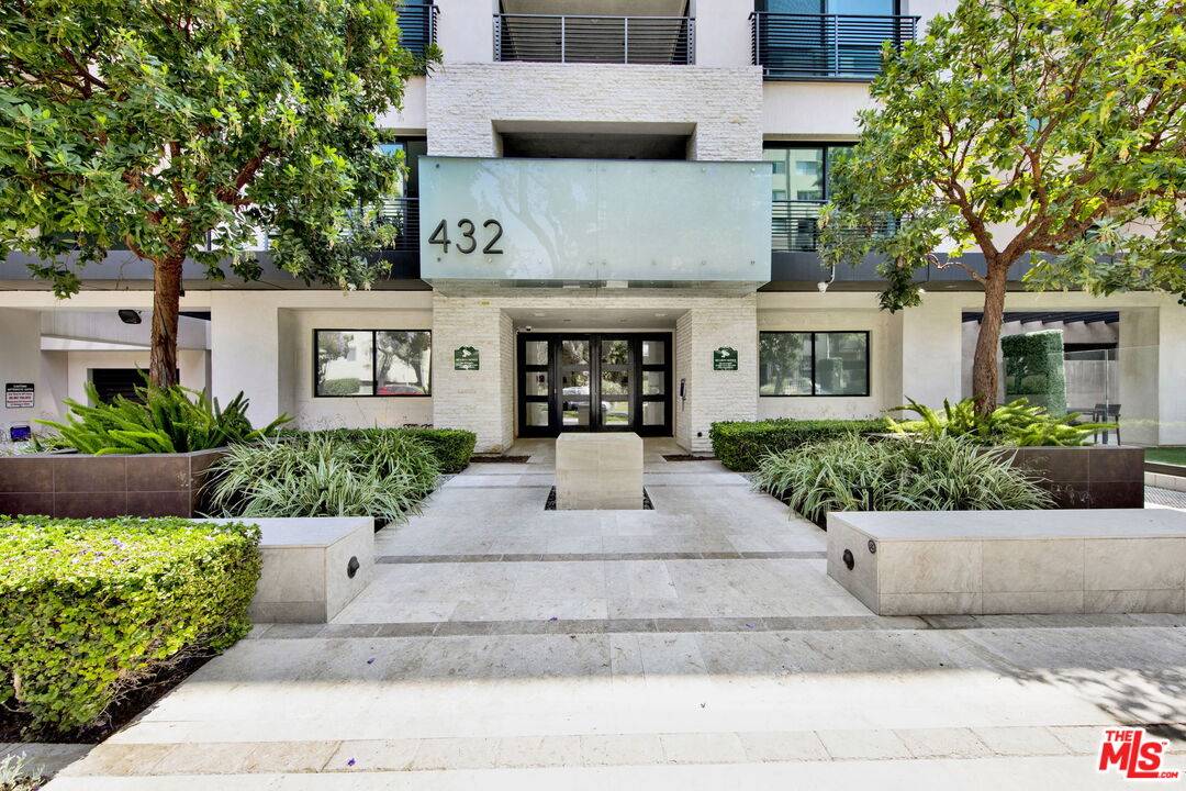 432 N Oakhurst Dr 3BR Beverly Hills Post Office | B.H.P.O. La