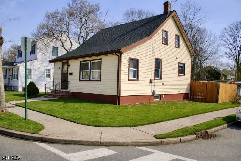 Welcome to this beautiful, well maintained home located in the heart of North Plainfield.