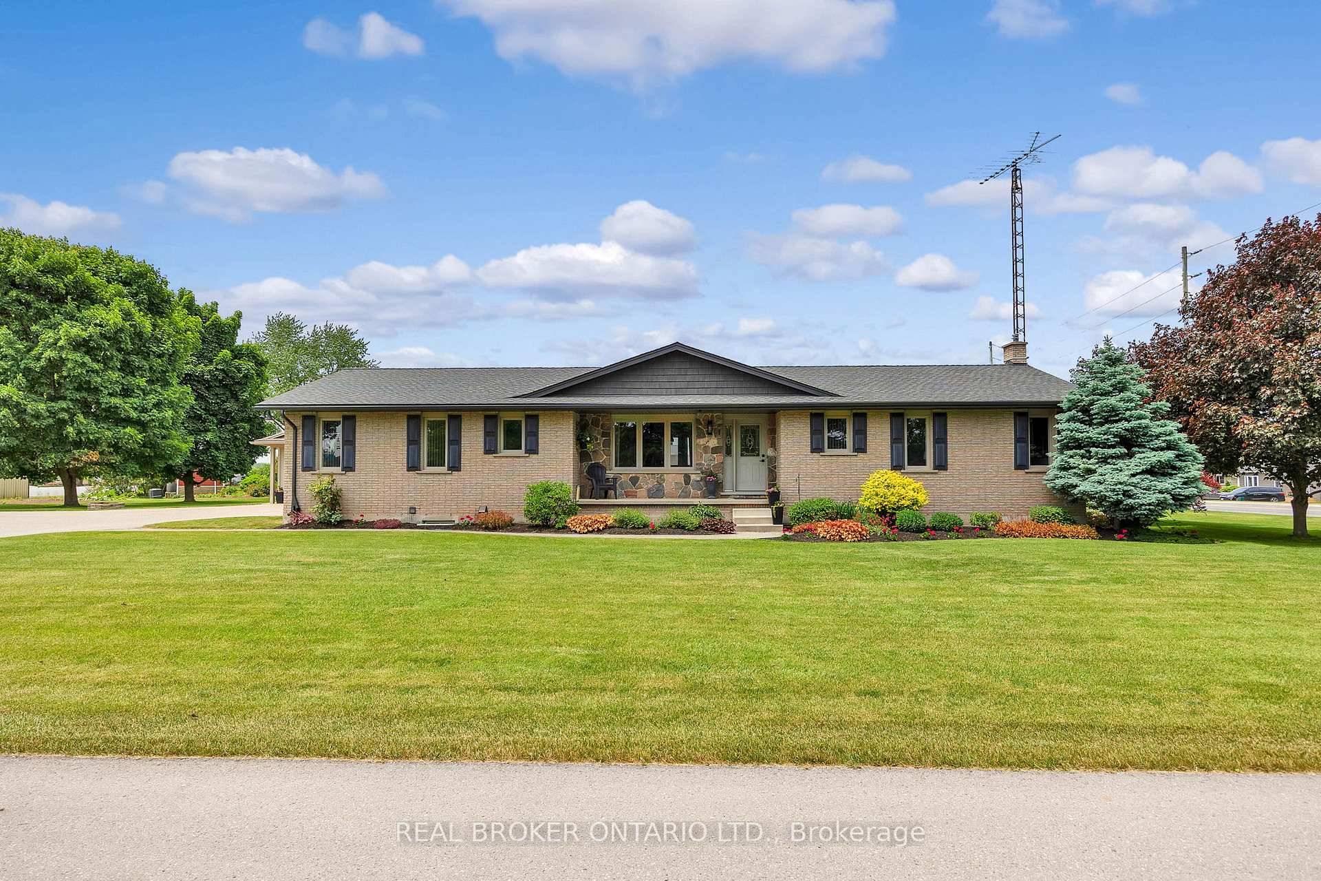 Charming amp ; Unique Bungalow in Wallenstein A Rare Find for Family Living !