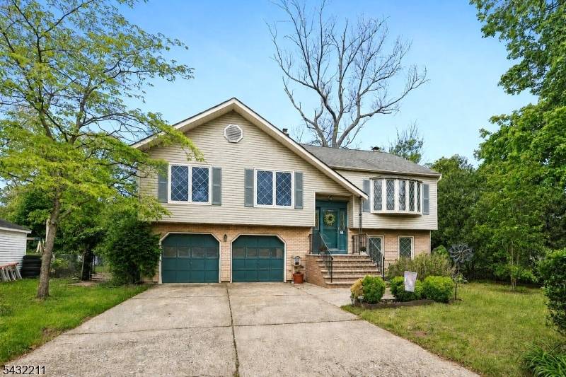 Spacious 4 Bedroom, 2. 5 Bath Bi Level home offering approx 1, 934 sq ft of living space ready for your personal touch !