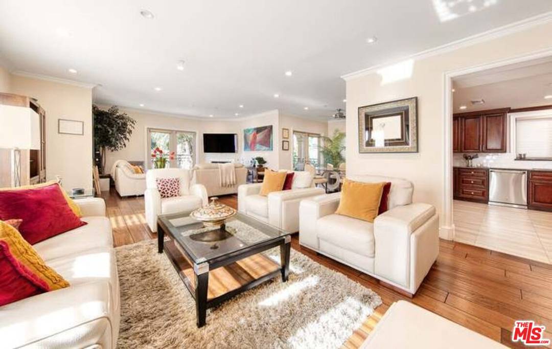 918 S Wooster St 3BR Beverlywood La