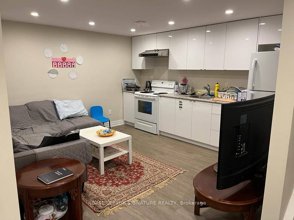 2 Bedrooms amp ; 1 Washroom Basement newly renovated apt for rent w separate entrance in desirable Churchill Meadows community Move in ready !