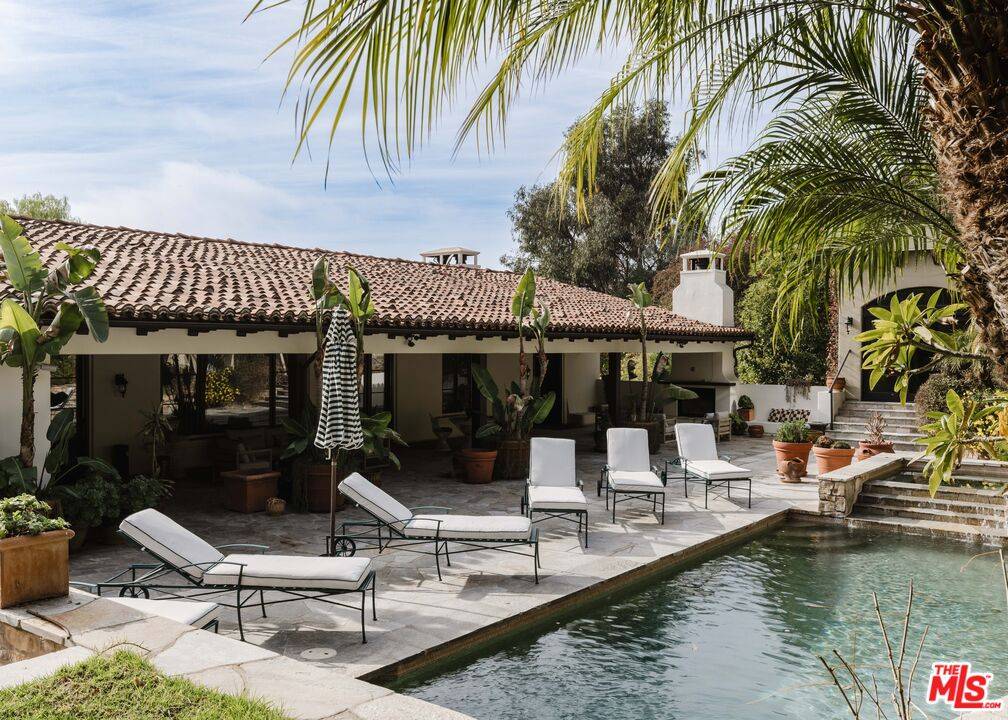 9301   Cherokee Ln 7BR Beverly Hills Post Office | B.H.P.O. La