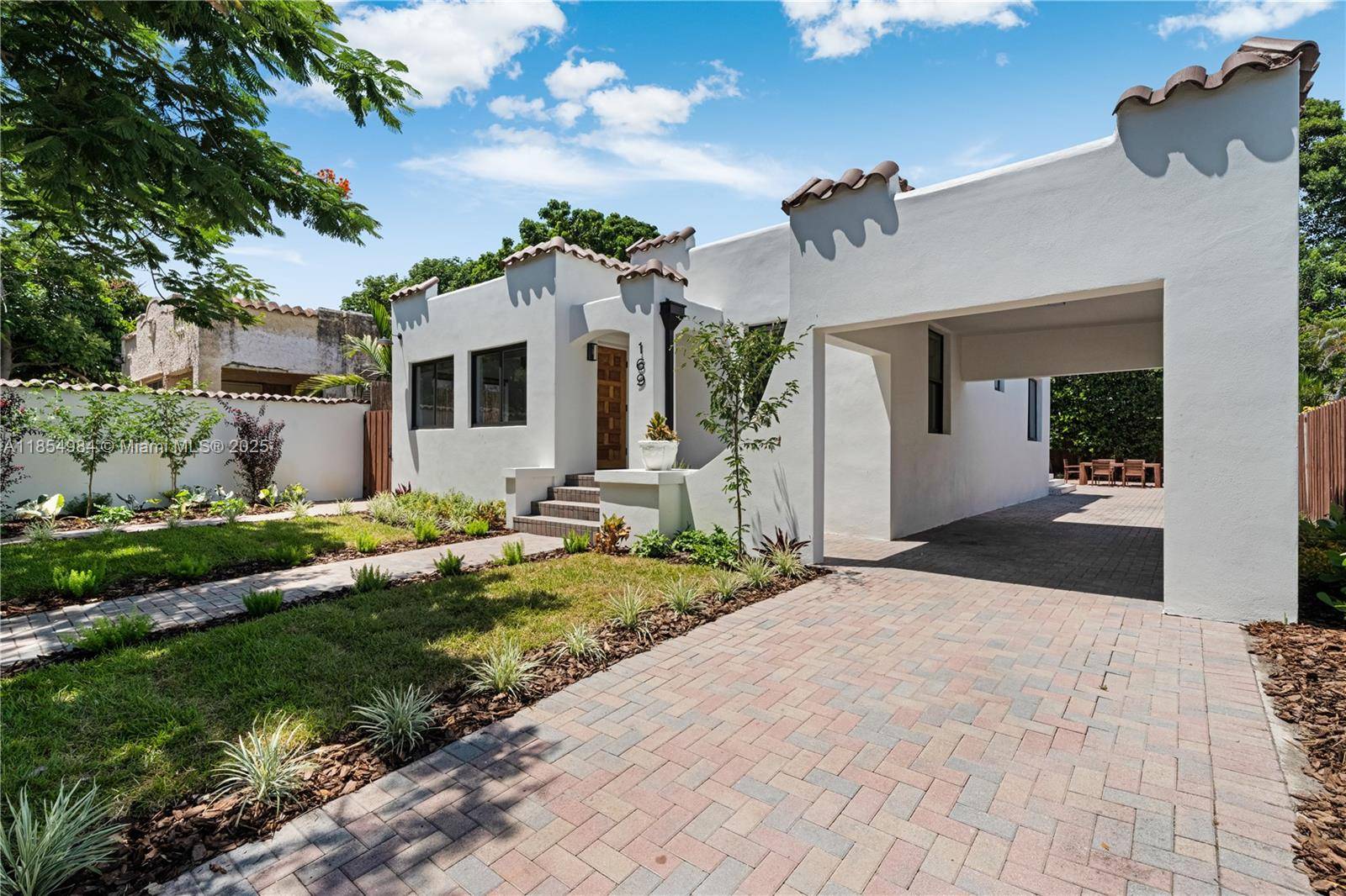 This is the one. walking distance to Design District and Ready to move in.