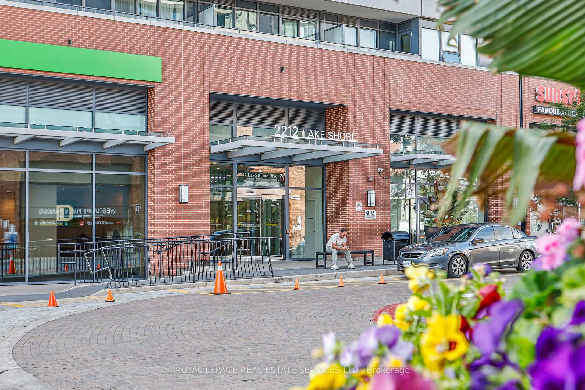A Rare Opportunity ! Live Where Lifestyle And Location Meet Seamlessly In Elevated Lakeside Living.