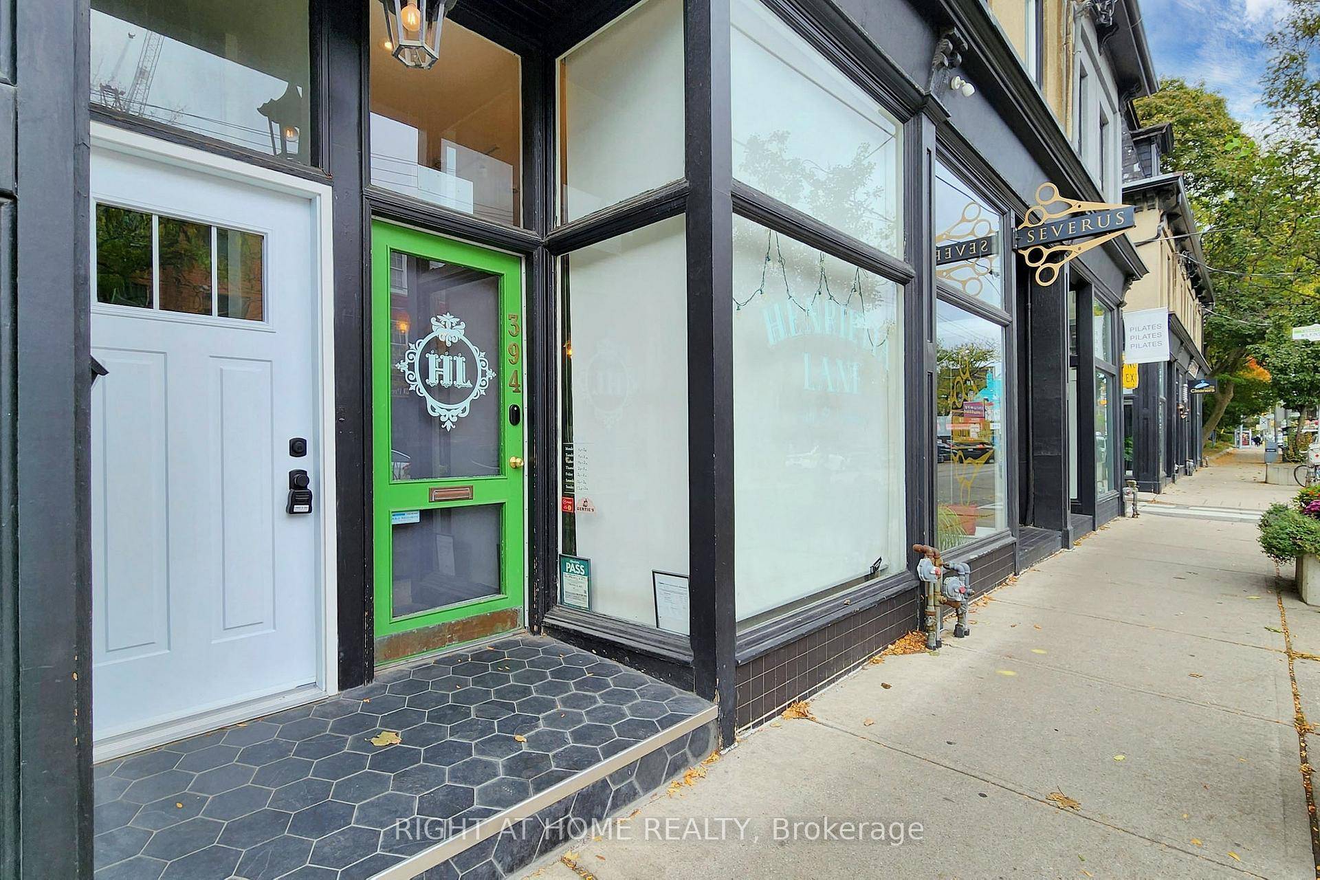 Nestled on the vibrant and sought after King St.