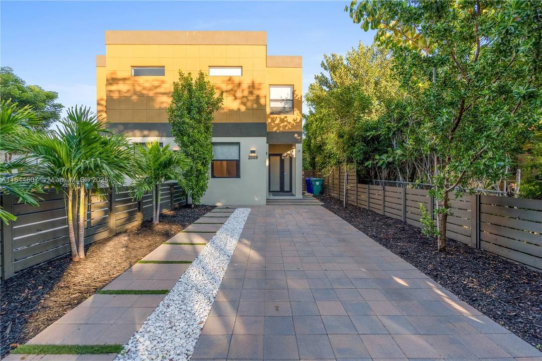 Duplex consisting of 2 townhomes.