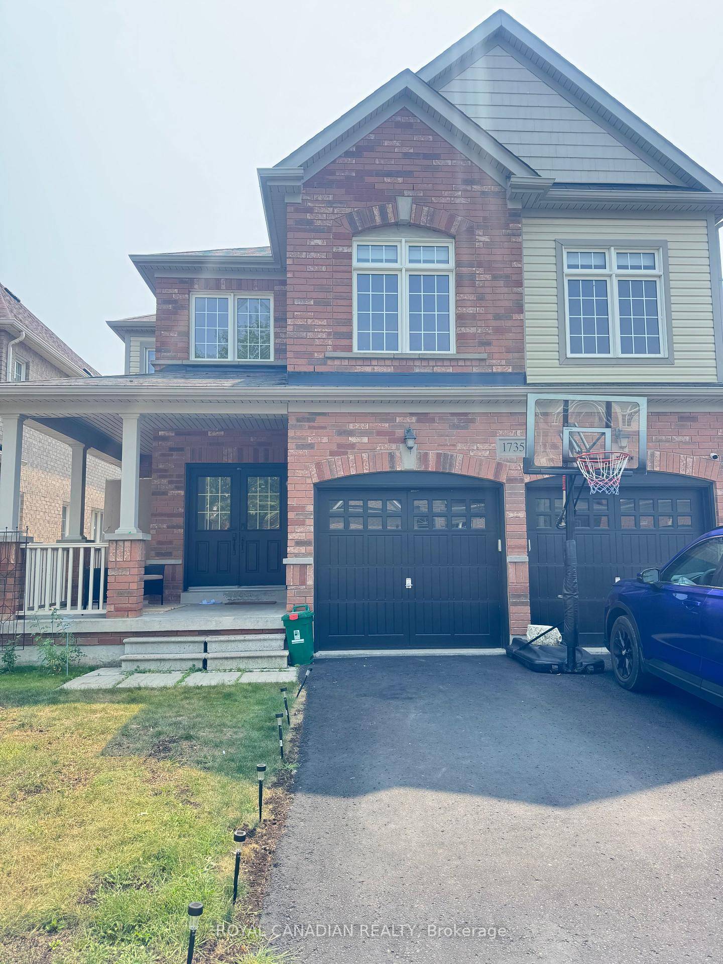 Spacious and bright 2 bedroom basement apartment located in a family friendly North Oshawa community.