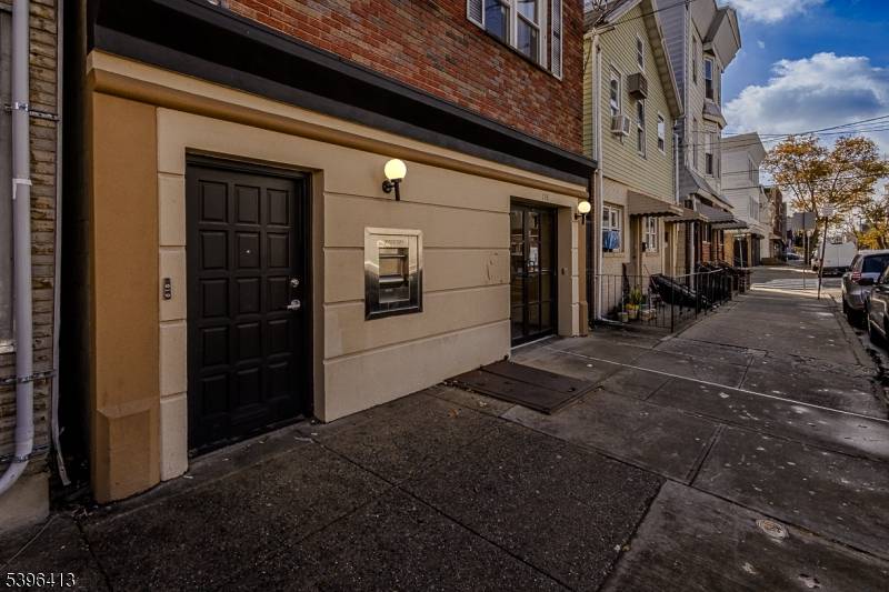 Prime location in the heart of the Ironbound !